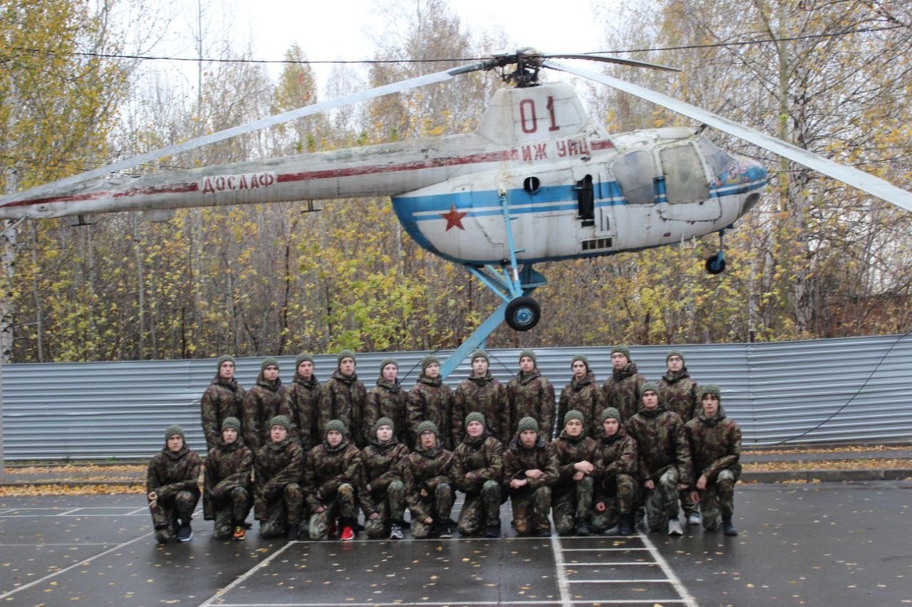 9- 13 октября ученики 10А класса приняли участие в военных сборах..